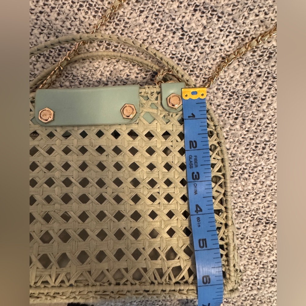 House of Harlow 1960 Authentic Green Woven Crossbody Bag with Gold Chain - Picture 16 of 16